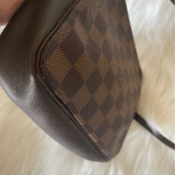 Louis Vuitton Damier Trousse Cosmetique - Picture 5 of 11